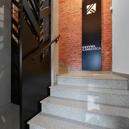 Apartahotel Krzywa Kamienica 4*