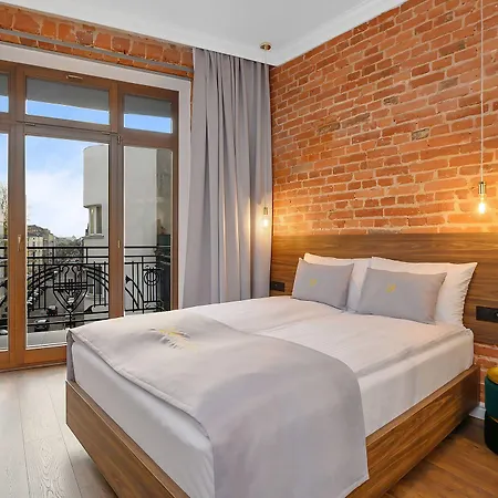 Apartahotel Krzywa Kamienica 4*