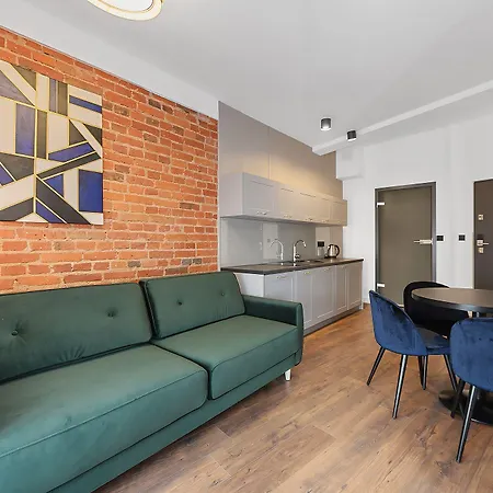 Apartahotel Krzywa Kamienica 4*