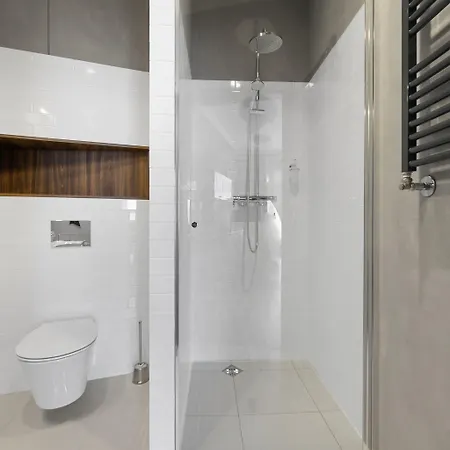 Krzywa Kamienica 4* Łódź