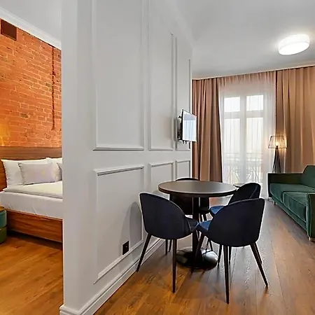 Krzywa Kamienica 4*
