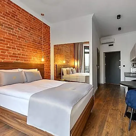 Krzywa Kamienica 4*