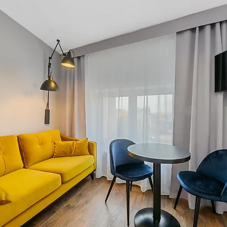 Krzywa Kamienica 4*