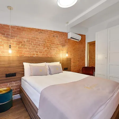 Apartahotel Krzywa Kamienica 4*