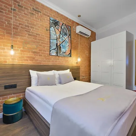 Krzywa Kamienica Apartahotel 4*